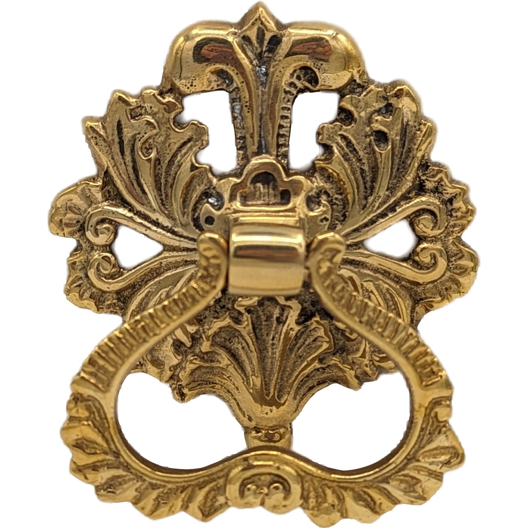 Using Polished Brass Hardware in Kitchens